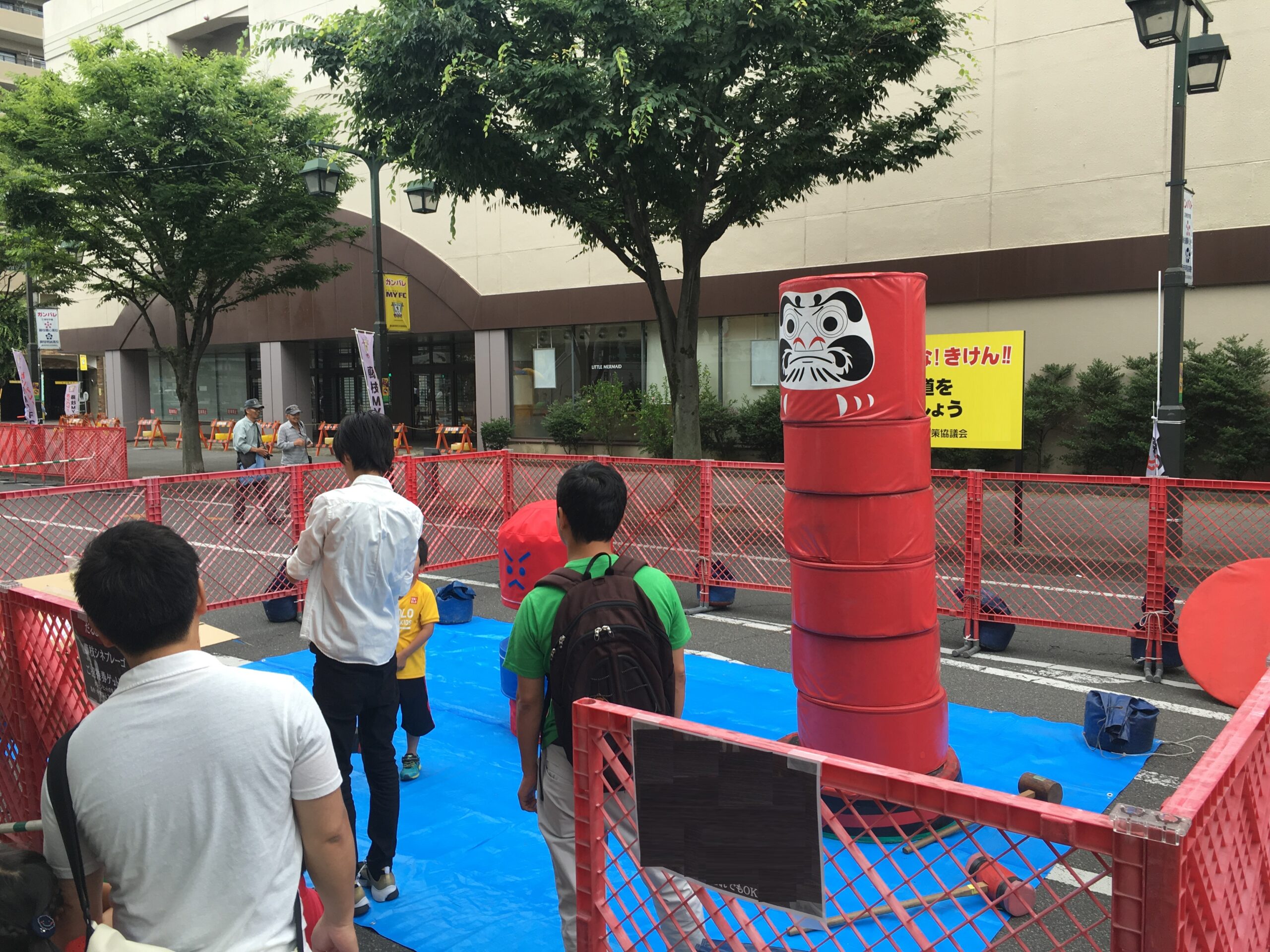 ０１　ジャンボだるま落とし