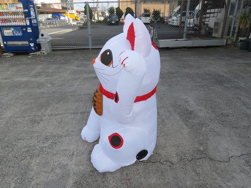 １２　招き猫バルーン