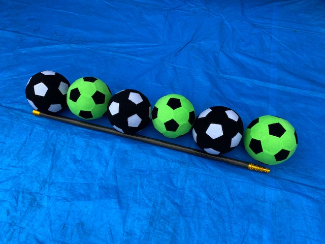 １１　サッカージャンボダーツ