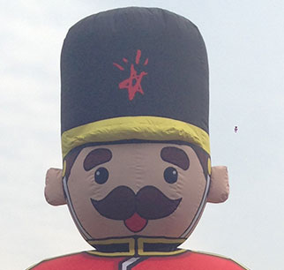 兵隊　赤
