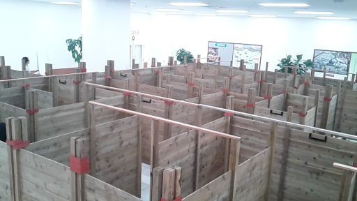 ０１　巨大木製迷路