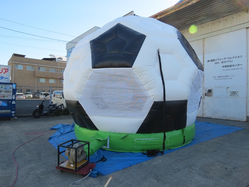 ２５　サッカーボールバウンス