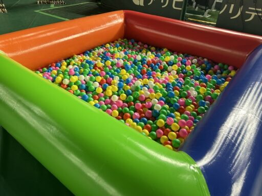 ０６　ボールプール　四角