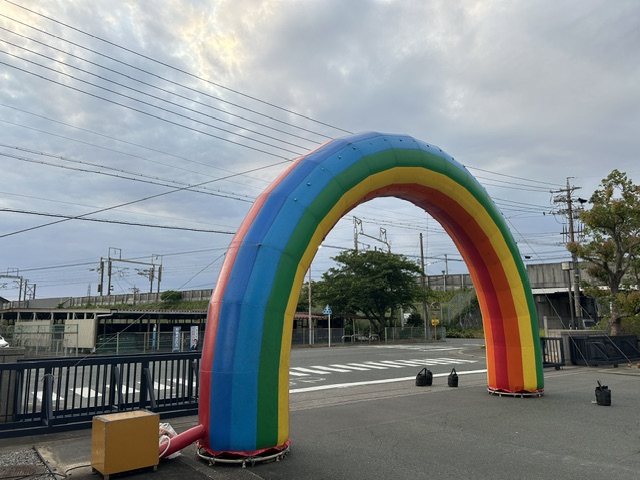 ０３　エアーアーチ　レインボー　内径６ｍ