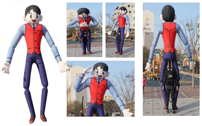 ４５　ビジネスマン　赤ベスト